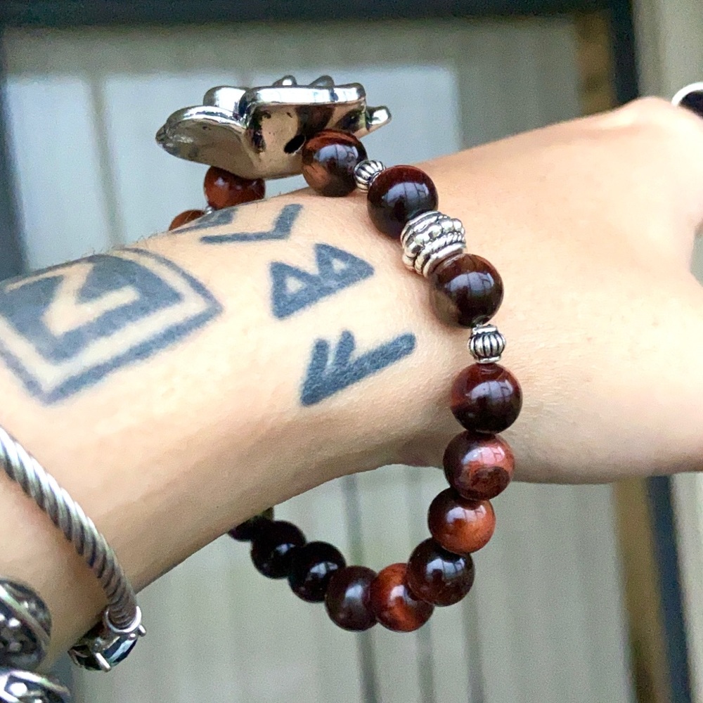 Red tiger eye gemstones beads  & silver rose flower charm boho bracelet - Picture 6 of 11